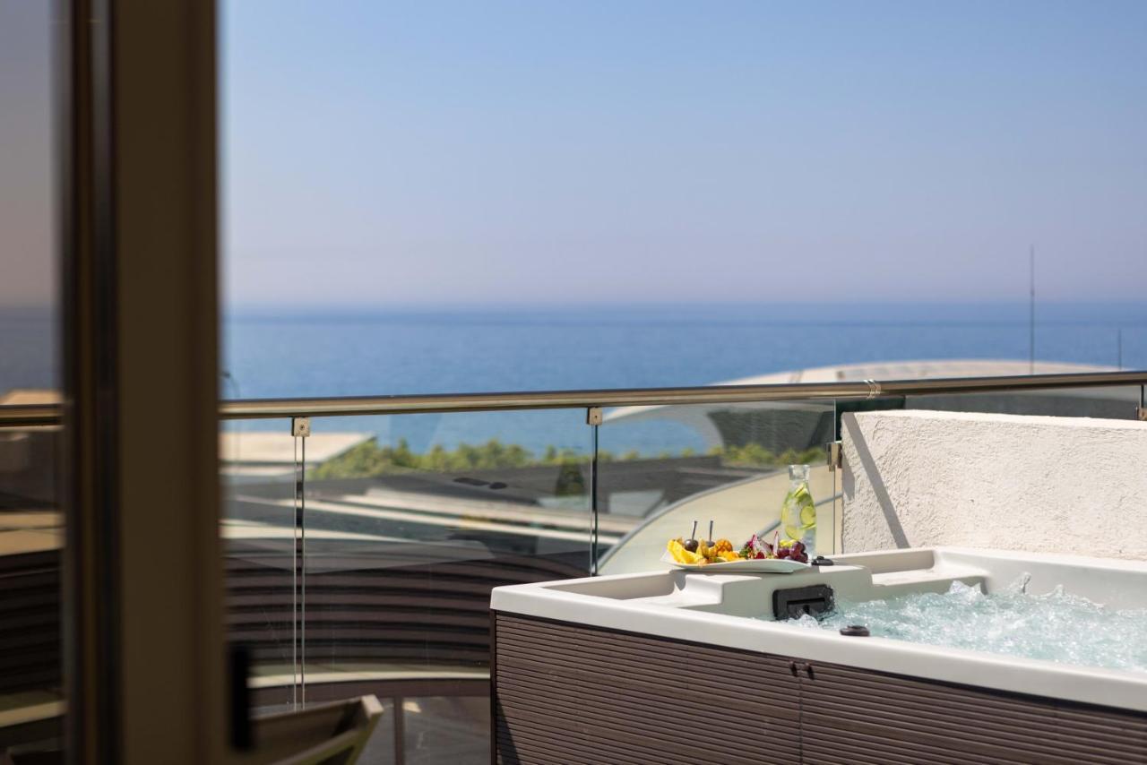 فندق Atlantica Bay - Adults Only ليماسول المظهر الخارجي الصورة