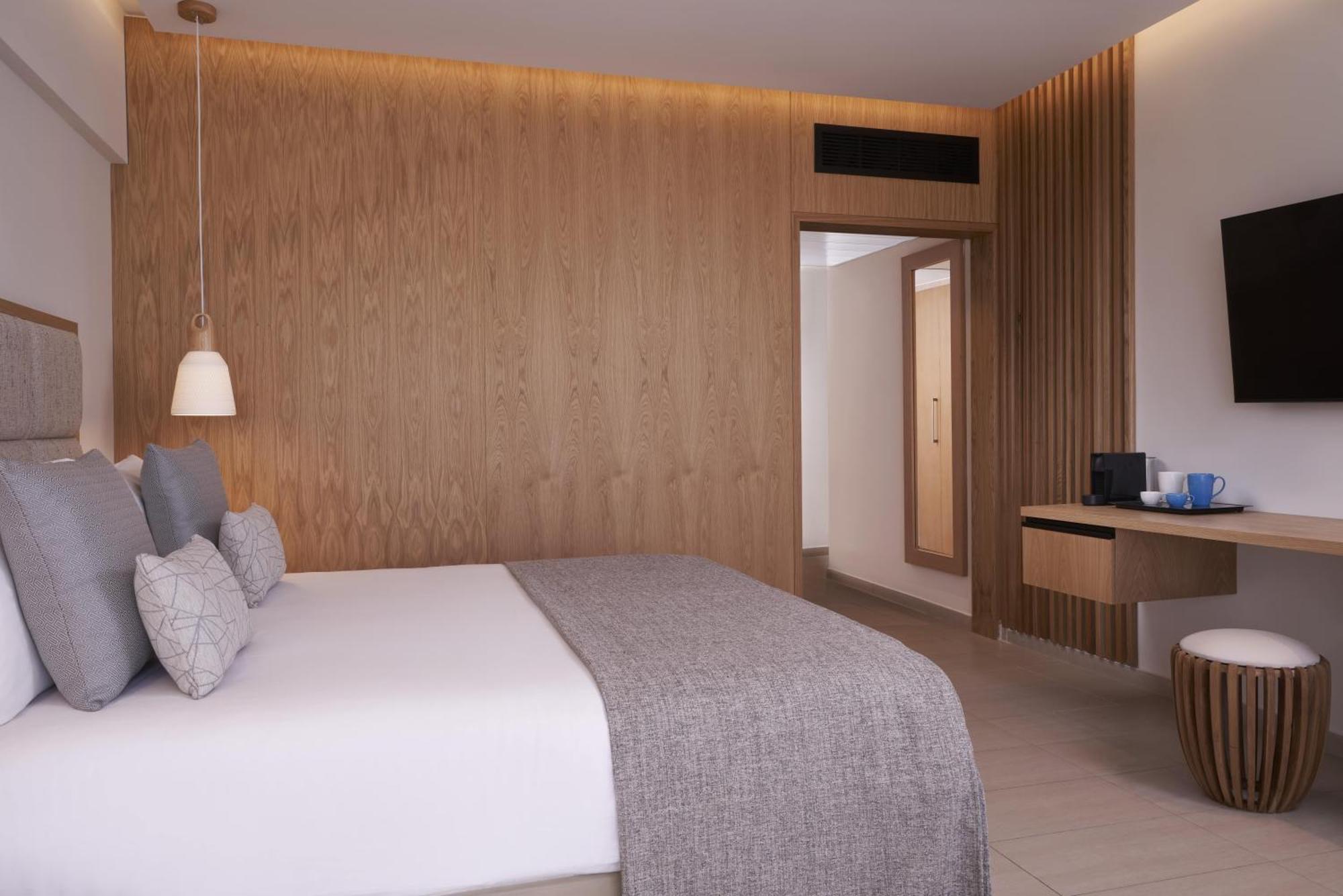 فندق Atlantica Bay - Adults Only ليماسول المظهر الخارجي الصورة