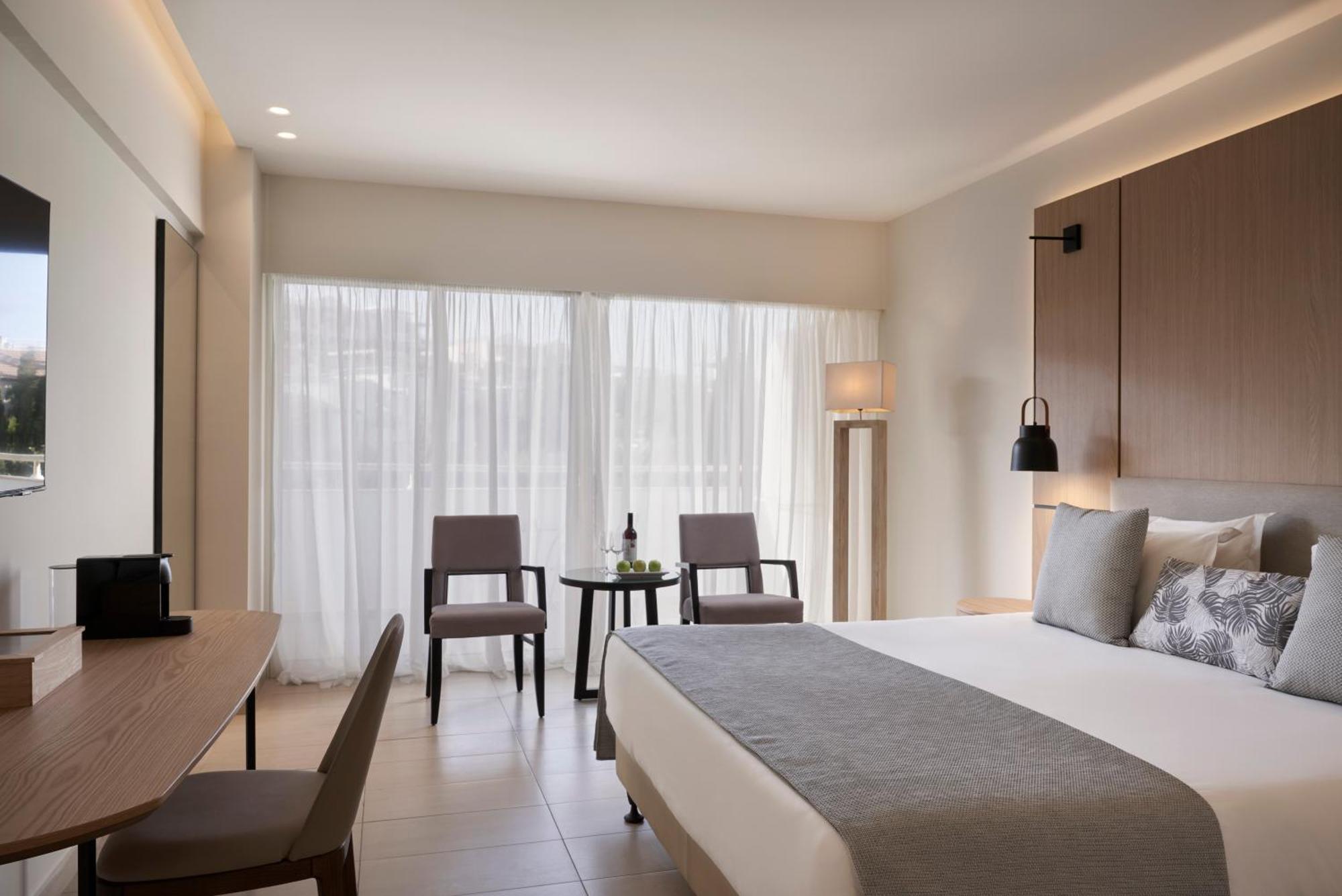 فندق Atlantica Bay - Adults Only ليماسول المظهر الخارجي الصورة