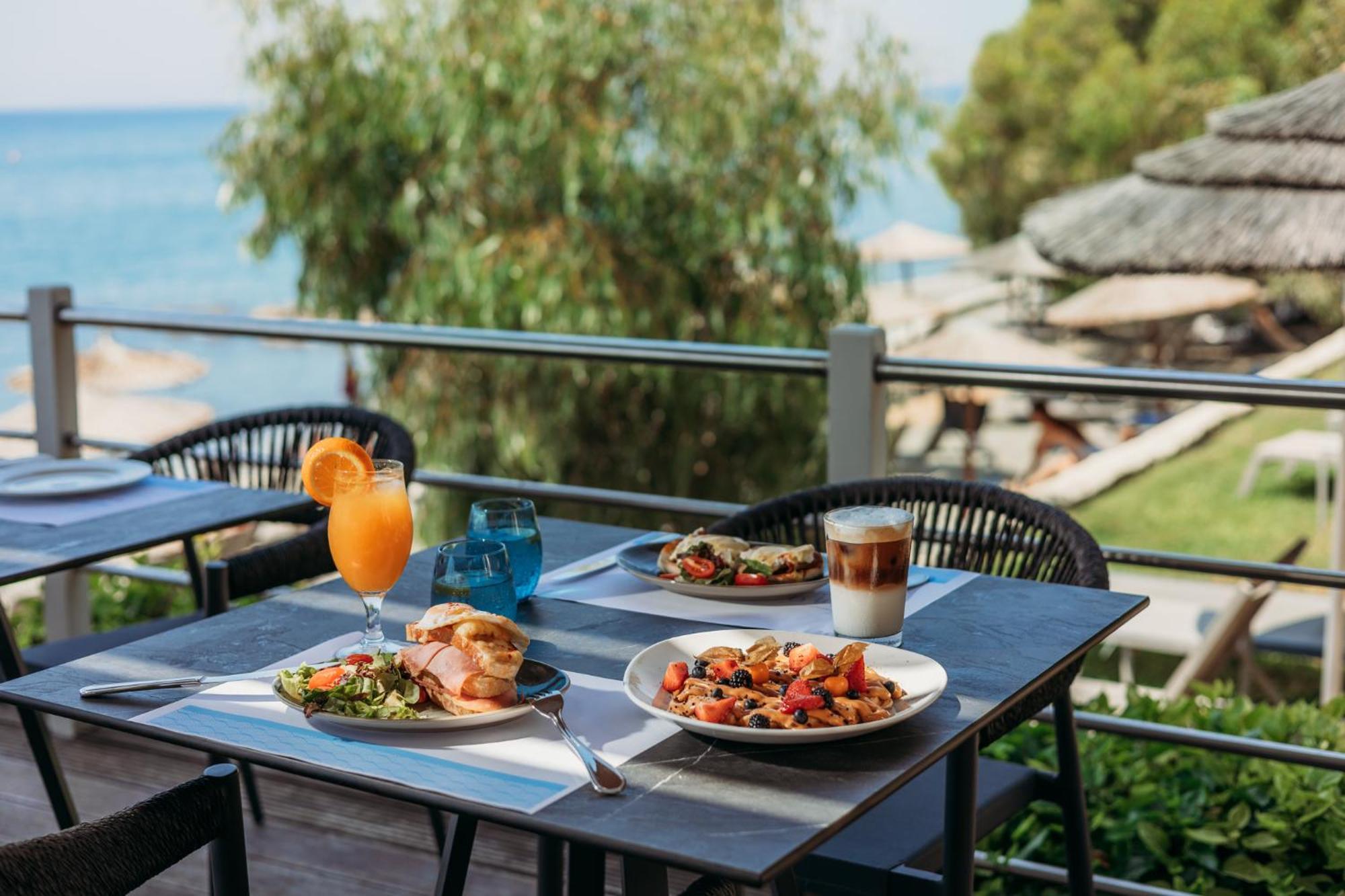 فندق Atlantica Bay - Adults Only ليماسول المظهر الخارجي الصورة