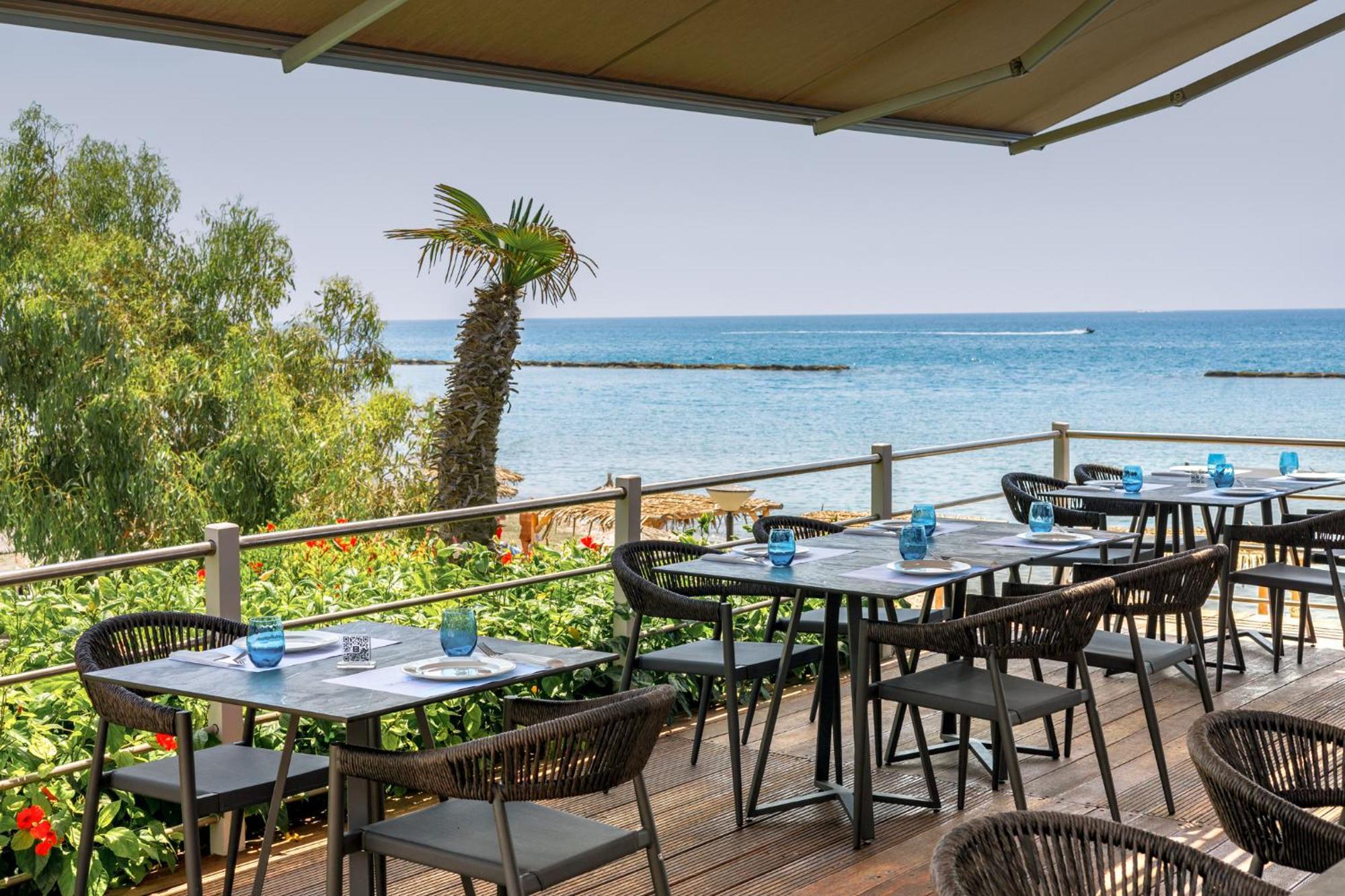 فندق Atlantica Bay - Adults Only ليماسول المظهر الخارجي الصورة