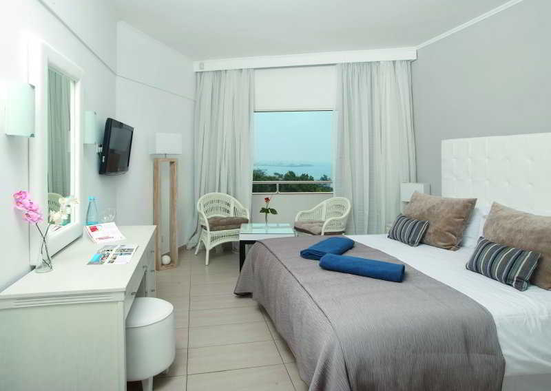 فندق Atlantica Bay - Adults Only ليماسول المظهر الخارجي الصورة